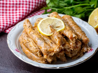 Sarmale de post Sursa foto shutterstock 1922971265 jpg