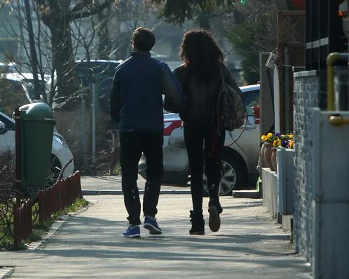 Săptămâna trecută, Mihaela şi Dani Oţil s-au plimbat ca doi îndrăgostiţi prin Bucureşti