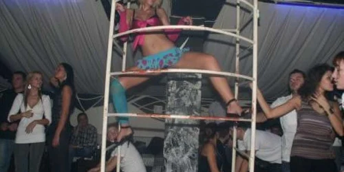 Distracţie la maximum în Club Blue, mâine seară-imagine arhivă Adevărul