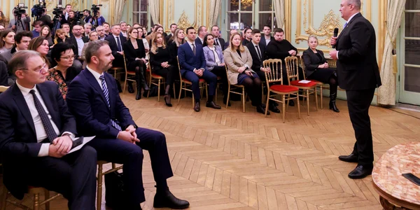 Întâlnirea prim-ministrului Nicolae-Ionel Ciucă cu comunitatea română din Paris FOTO gov.ro