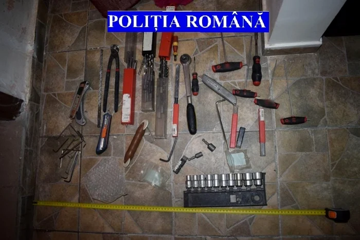 „Arsenalul” folosit de suspecţi. FOTO: Poliţia Cluj