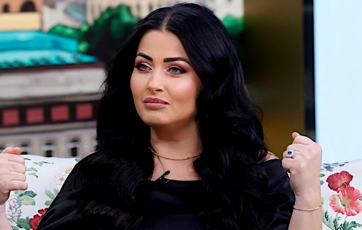 Gabriela Cristea, pusă la zid după ce s-a photoshopat / foto: Instagram