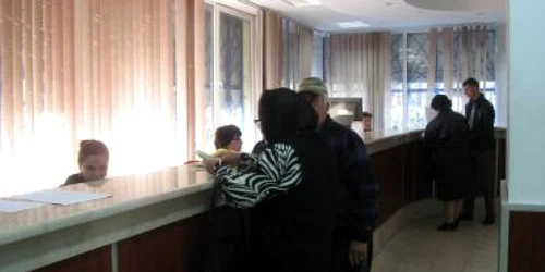 Neamţ: Casa de Pensii şi Direcţia de Taxe locale au lucrat astăzi cu publicul