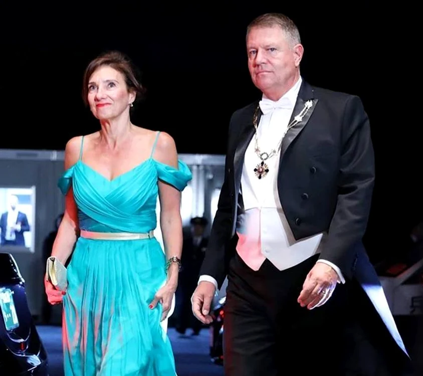 1 carmen iohannis klaus iohannis tinuta rochie japonia naruhito 7 4 jpg jpeg