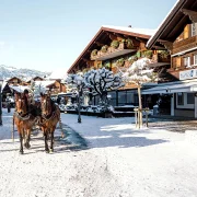 orasul elvetian Gstaad Foto Gstaad webp