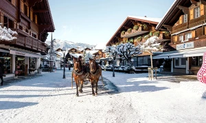 orasul elvetian Gstaad Foto Gstaad webp