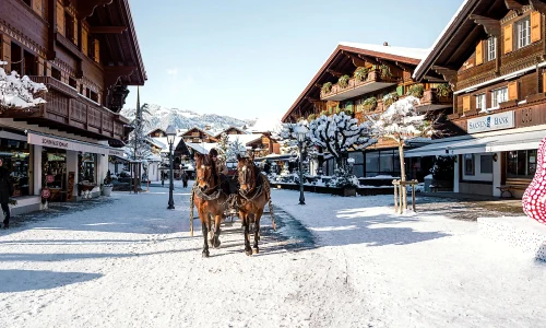 orasul elvetian Gstaad Foto Gstaad webp