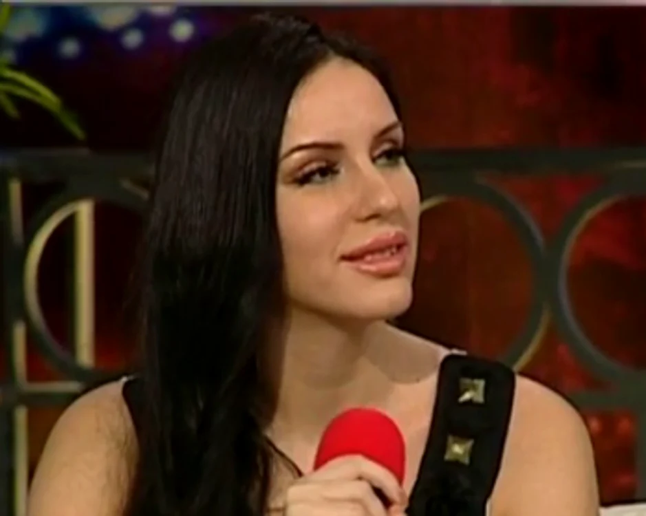 Cristina Roman a devenit celebră ca "sosia Adelinei Pestriţu" (captură: Kanal D)