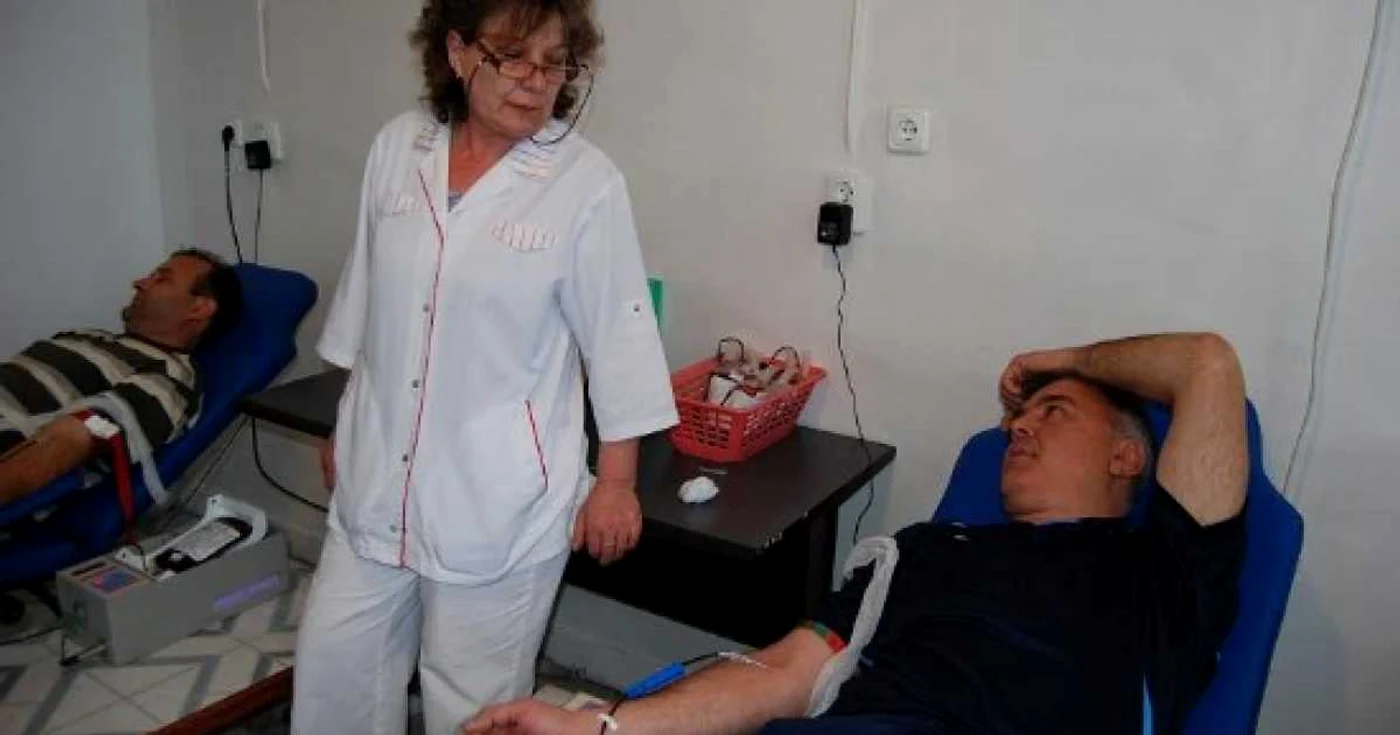 Poliţiştii au donat sânge pentru a salva vieţi