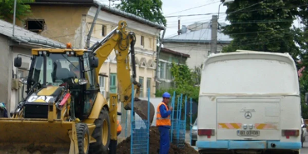 Botosani: Şoferii, blocaţi pe şantierele oraşului