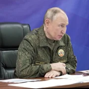 Vladimir putin, în uniformă militară FOTO EPA EFE jpg