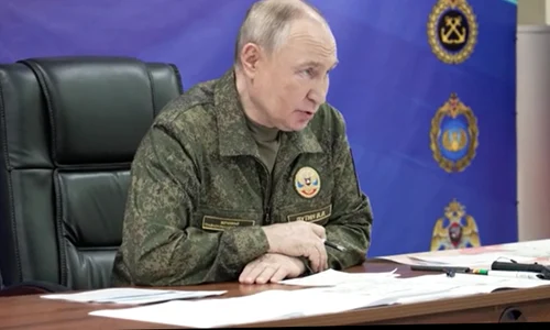 Vladimir putin, în uniformă militară FOTO EPA EFE jpg
