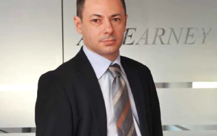 Consultanţa în finanţe i-a adus succes în carieră