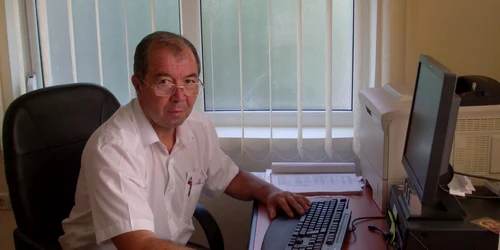 Ion Bercuci îşi face norma de asigurări cu pensionarii
