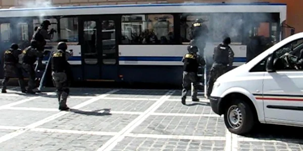 Brasov ziua politiei teroristi