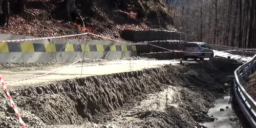 Drumul surpat către Mănăstirea Frăsinei Athosul românesc din Vâlcea Foto captură video jpg