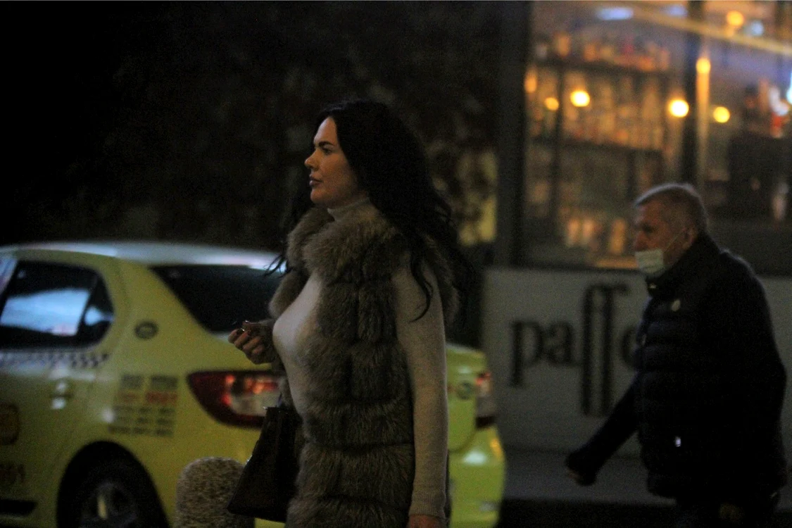 
    Ioana și Ilie Năastase, la cumpărături de Crăciunfoto: BLITZ  
