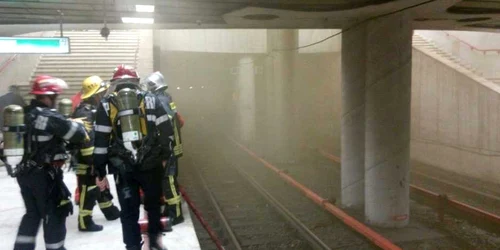 pompieri fum metrou foto isu bucuresti