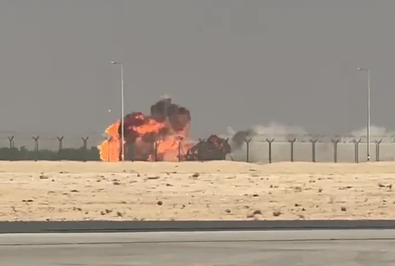 Momentul în care un avion Tejas al Forțelor Aeriene Indiene s-a prăbușit la un spectacol aerian la Dubai. Pilotul nu a avut nicio șansă