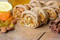 Placinte cu fructe uscate si migdale  Sursa foto shutterstock 166933079 jpg