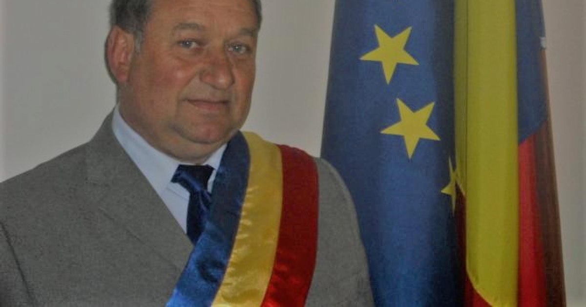 Primarul din Botoșani a cumpărat mașini angajaților