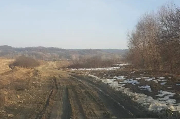 DN7 D drum naţional de pământ în judeţul Vâlcea Foto Adevărul