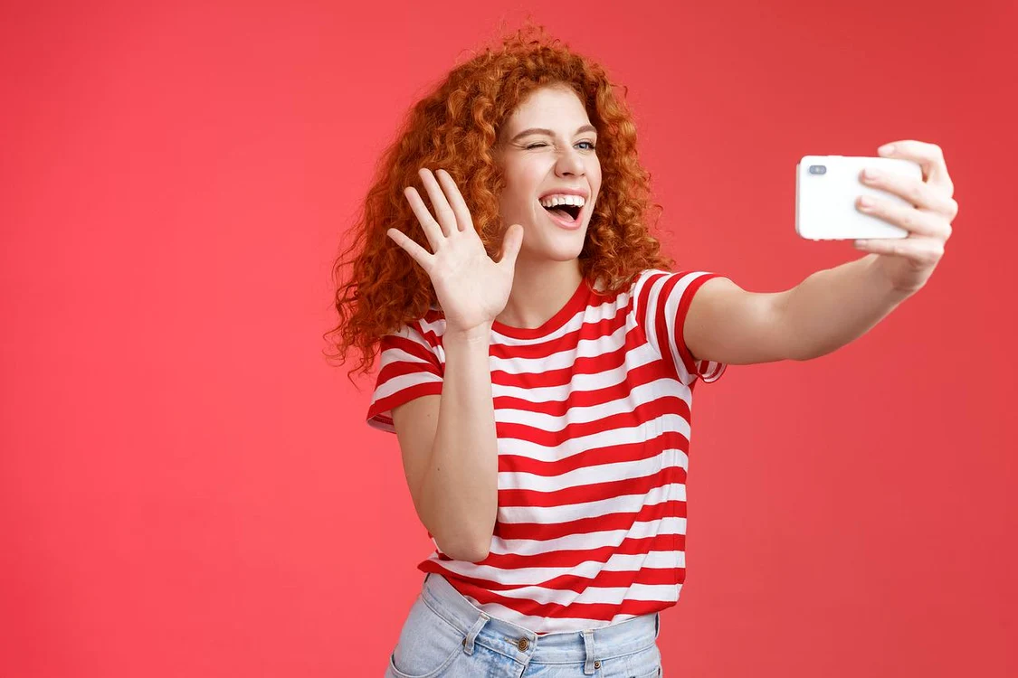 Poza de pe smartphone-ul tău te dă de gol!