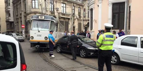 masina blocaj trafic tramvai politie Florin Ghioca