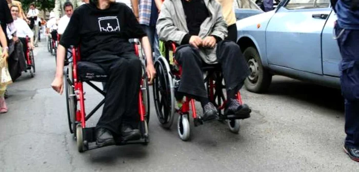 Pensionarii pe caz de handicap au fost reevaluati