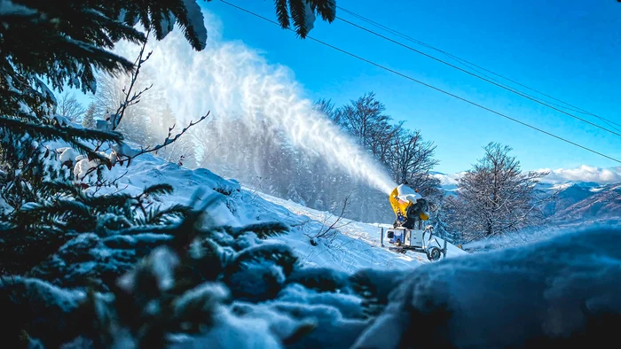 Tunurile de zăpadă de la Straja sunt în funcțiune