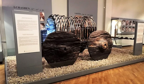 Carul din Lchashen, expus la Muzeul de Istorie al Armeniei (© Wikimedia Commons)