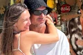 Radu Vâlcan e fericit alături de Adela Popescu și copiii lor, în vacanța de la Șușani