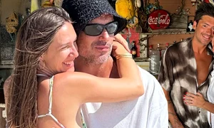 Radu Vâlcan e fericit alături de Adela Popescu și copiii lor, în vacanța de la Șușani