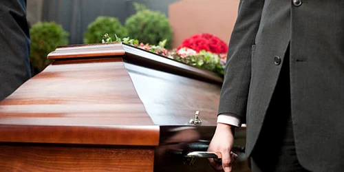 istockphoto sicriu inmormantare jpg