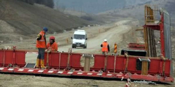 Autostrăzile pot costa de trei ori mai puţin - Revista presei economice