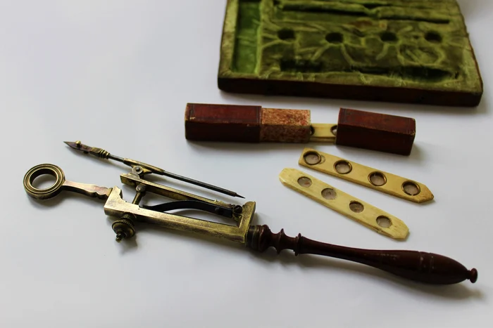 Obiecte din colecția microscopului FOTO Biblioteca Battyaneum