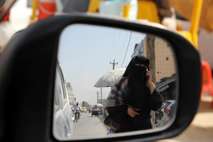 Talibanii au impus cel mai sever regim vestimentar pentru femei de până acum FOTO EPA-EFE