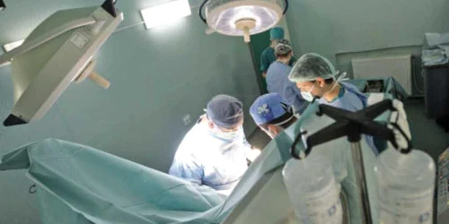 Intervenţia de implantare a electrozilor pe creiere este efectuată în premieră pentru România Foto arhivă