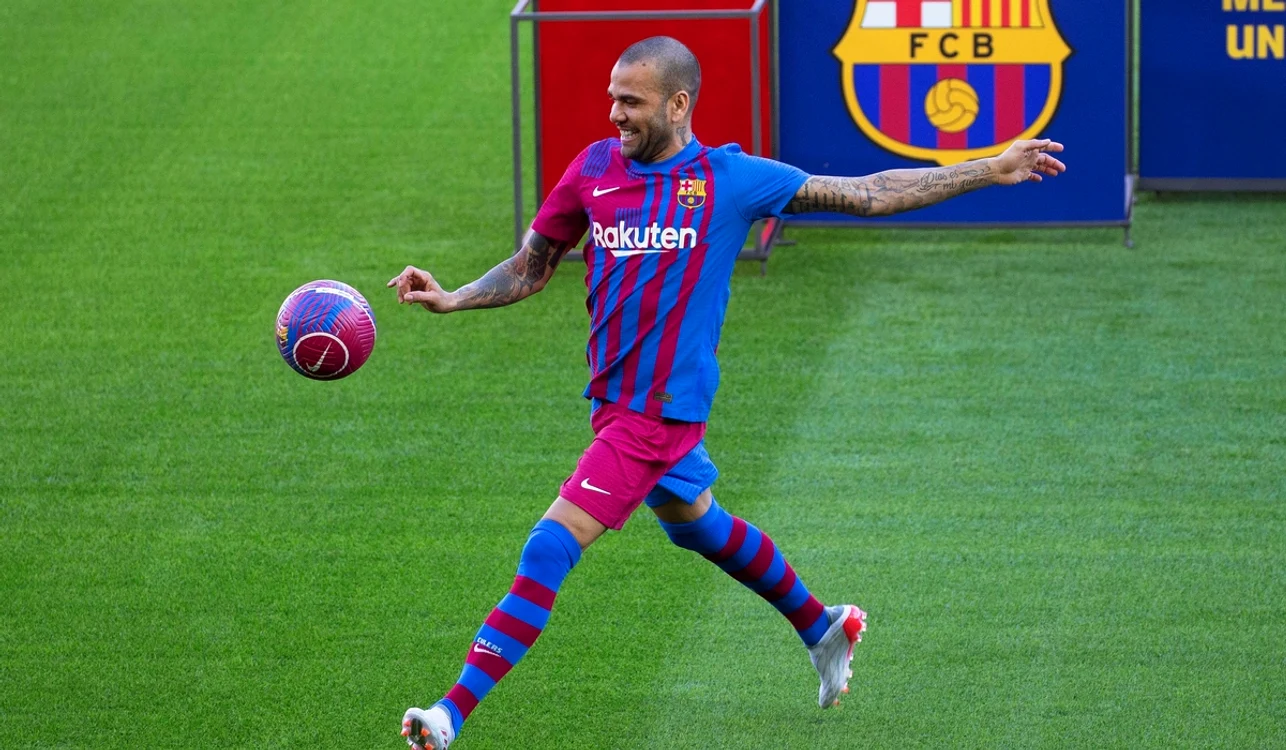 Dani Alves, exclus din rândul legendelor de la FC Barcelona (FOTO: EPA)