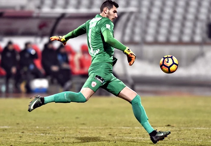 
    Laurentiu Brănescu va apăra poarta lui Zalgiris VilniusFoto: Sport Pictures  