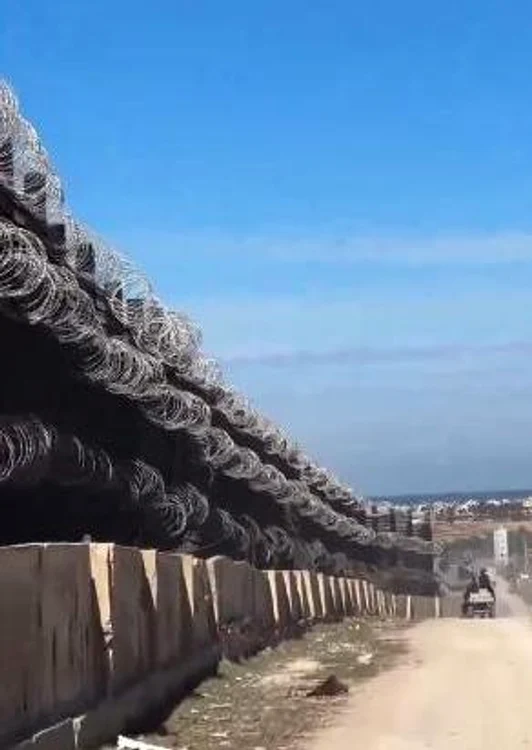 Zidul construit la granița cu Gaza FOTO: captură X