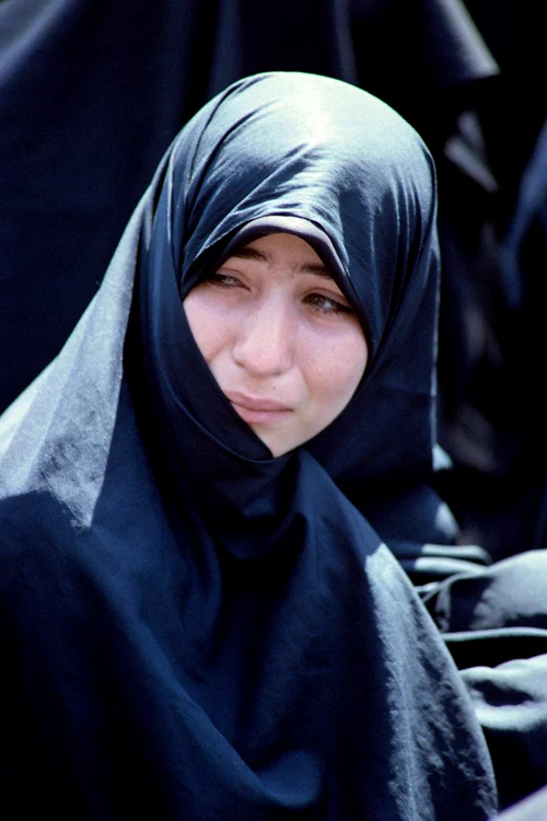 După 1906, femeile cer educație, dar sunt respinse oficial. FOTO: AFP