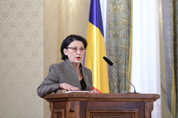 Depunere jurământ miniştri noi guvernul Dăncilă - Ecaterina Andronescu / FOTO Inquam Photos / Octav Ganea / 20 nov 2018