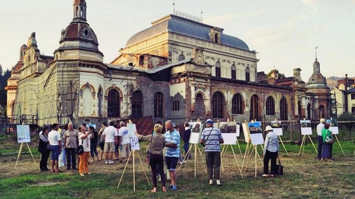 Expoziţia "Castele şi conace revitalizate" jpeg