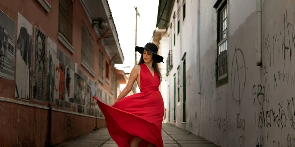 rochie rosie1 pexels jpg