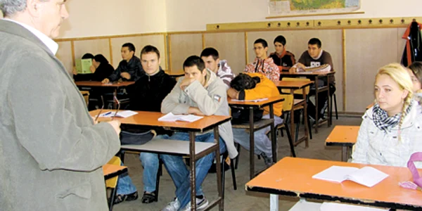 Elevii vor fi angrenaţi în proiecte ale Direcţiei de Sănătate Publică Arad 