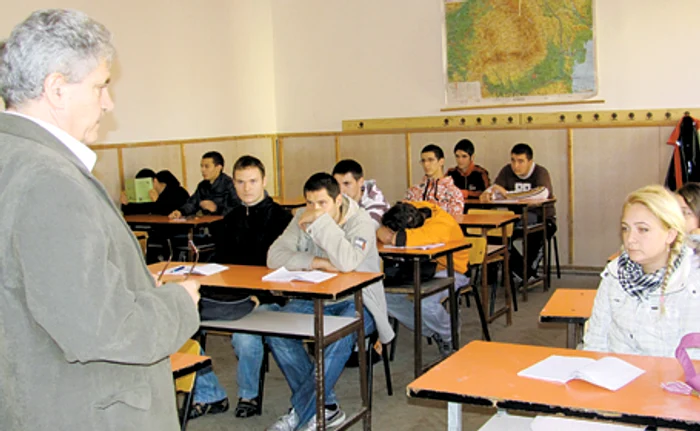 Elevii vor fi angrenaţi în proiecte ale Direcţiei de Sănătate Publică Arad