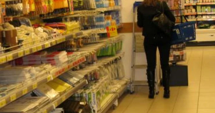 Hunedoara: Adolescente prinse la furat din supermarketuri