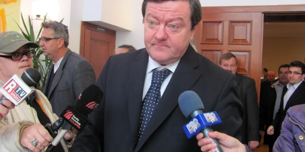 Sorin Frunzăverde i-a suflat primarii lui Boc