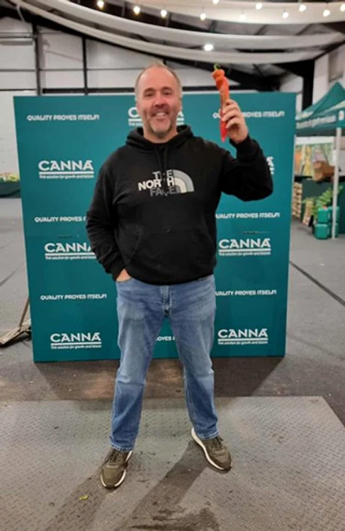 Cel mai lung ardei gras – 26,7 cm (Foto: Guinness World Records)